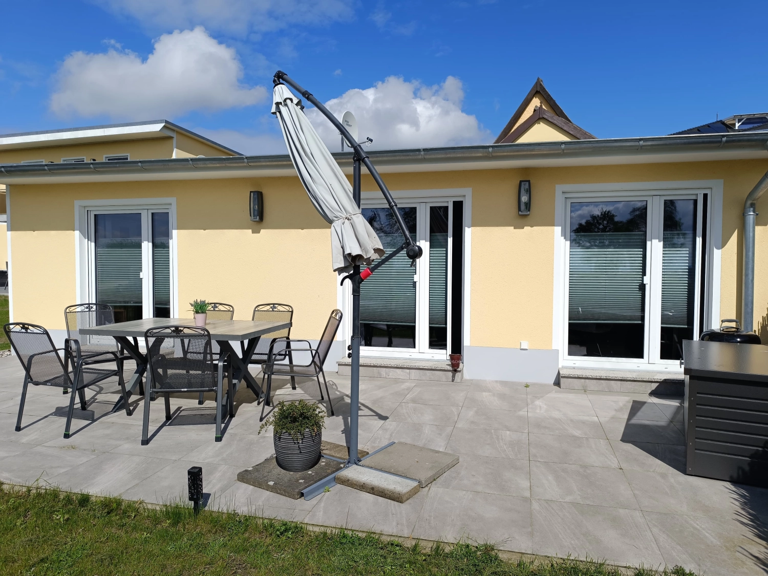 Wasserblick Loddin – Ferienhaus „Haus Seebrise“ – Außenansicht