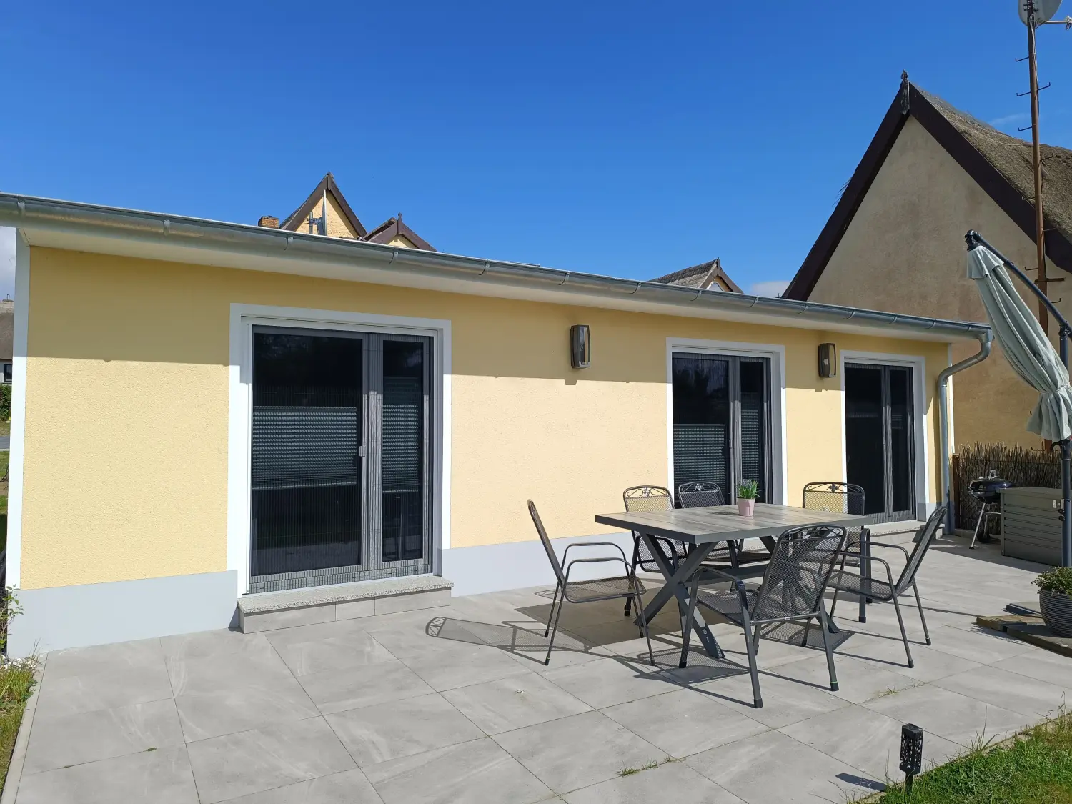 Wasserblick Loddin – Ferienhaus „Haus Seebrise“ – Außenansicht