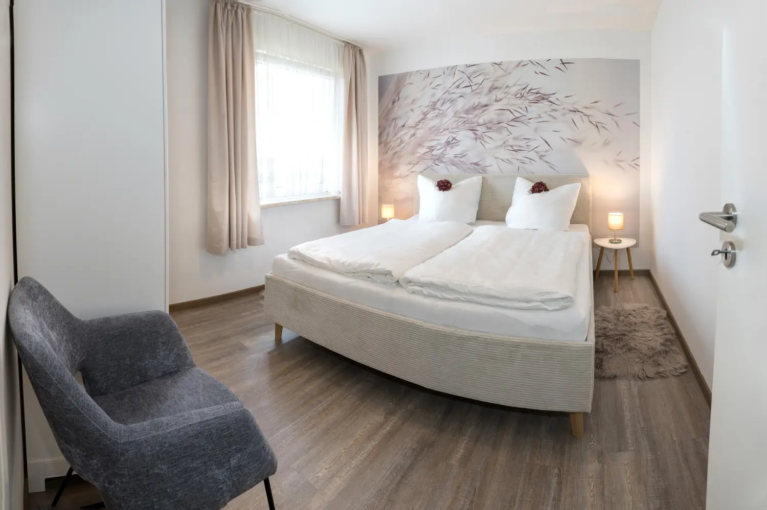 Wasserblick Loddin – Ferienhaus „Haus Seebrise“ – Schlafzimmer